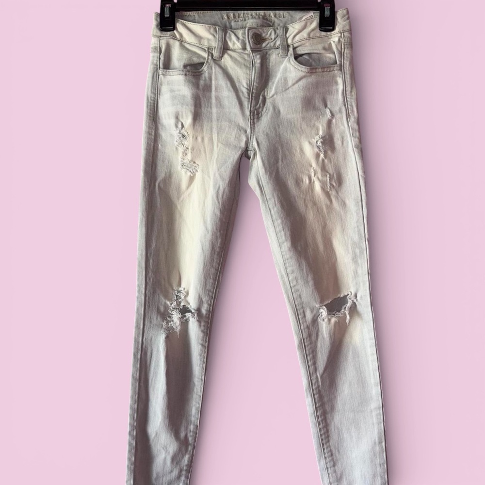 American Eagle Outfitters Light Gray Distressed Skinny Jeans